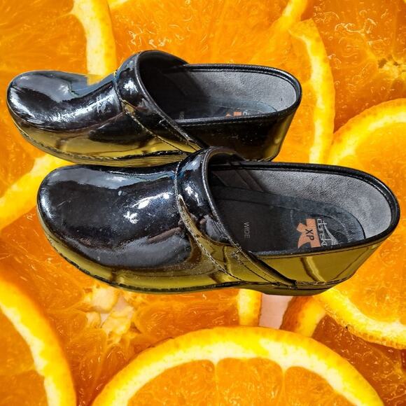 Dansko Women's Black Patent Leather XP Professional Clog Size 40 - Picture 4 of 10